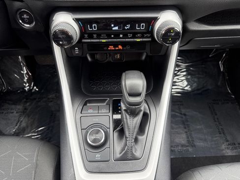 Certified 2025 Toyota RAV4 XLE AWD/4WD image 21