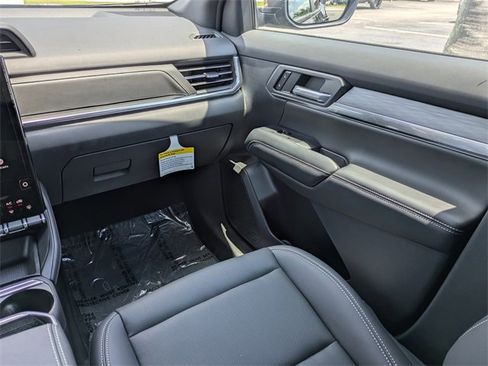 New 2025 GMC Terrain Elevation w/ Elevation Premium Package image 21