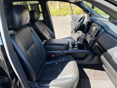 Used 2018 Nissan Titan SV w/ SV Convenience Package AWD/4WD image 27