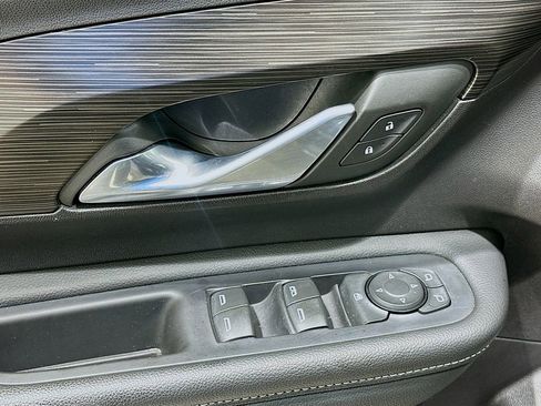 Used 2024 GMC Terrain SLE w/ Elevation Edition image 18