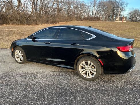 Used 2016 Chrysler 200 Limited w/ Convenience Group image 8