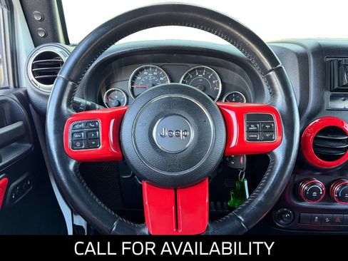 Used 2016 Jeep Wrangler Unlimited Rubicon w/ Connectivity Group AWD/4WD image 13