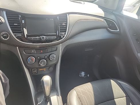 Used 2017 Chevrolet Trax LT w/ LT Convenience Package image 14