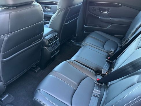 Certified 2023 Honda Pilot EX-L image 5