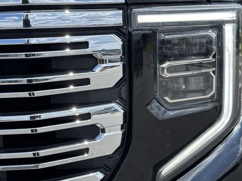 Used 2023 GMC Sierra 1500 Denali AWD/4WD image 6