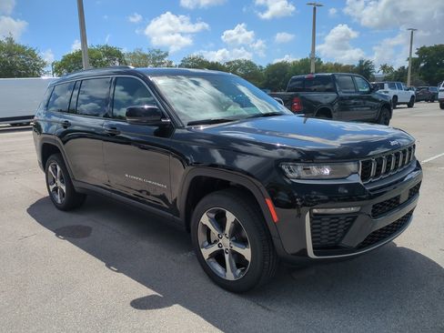 New 2026 Jeep Grand Cherokee L Limited RWD image 2