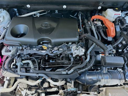 Used 2023 Toyota RAV4 XLE Premium AWD/4WD image 32