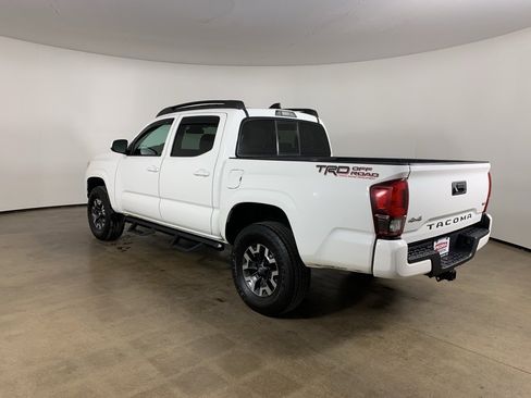 Used 2020 Toyota Tacoma SR image 13