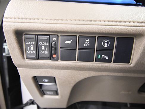 Used 2023 Honda Odyssey Elite image 21