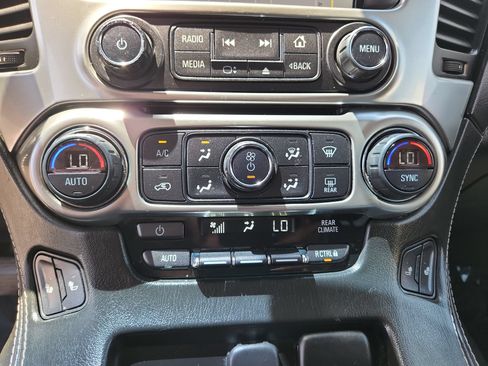 Used 2015 Chevrolet Suburban LT w/ Luxury Package AWD/4WD image 16