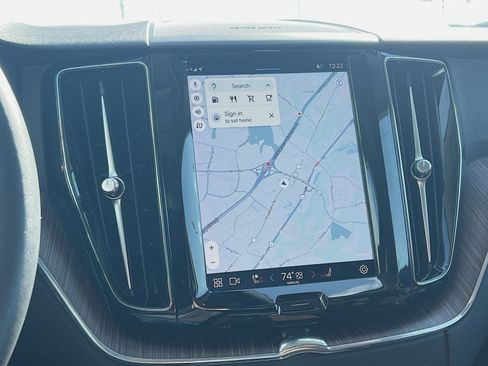 Certified 2022 Volvo XC60 B5 Momentum w/ Climate Package image 20