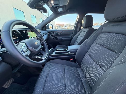 Used 2025 Chevrolet Equinox LT image 27