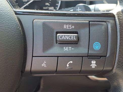 Used 2023 Nissan Rogue SV AWD/4WD image 14