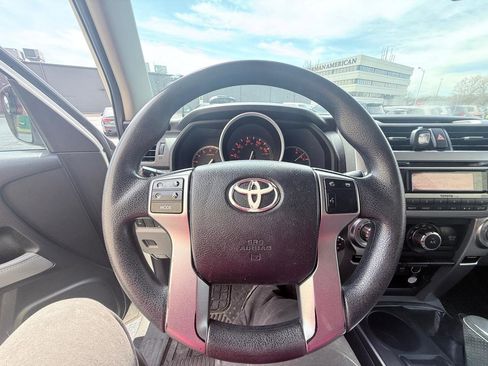 Used 2012 Toyota 4Runner SR5 w/ Convenience Pkg image 14