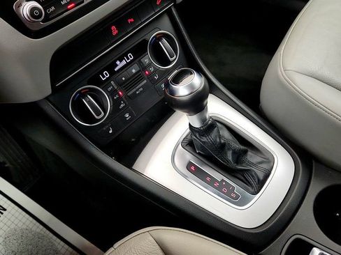 Used 2018 Audi Q3 2.0T Premium FWD image 17