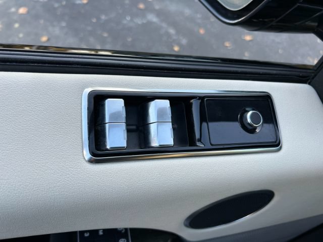 Used 2018 Land Rover Range Rover Sport HSE AWD/4WD image 18