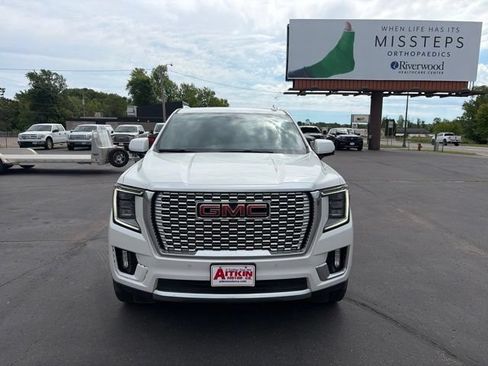 Used 2021 GMC Yukon XL Denali w/ Denali Premium Package AWD/4WD image 2