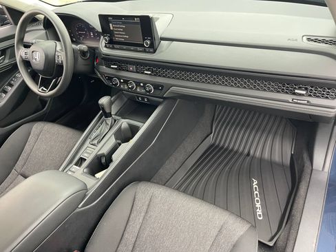 Used 2025 Honda Accord SE image 30