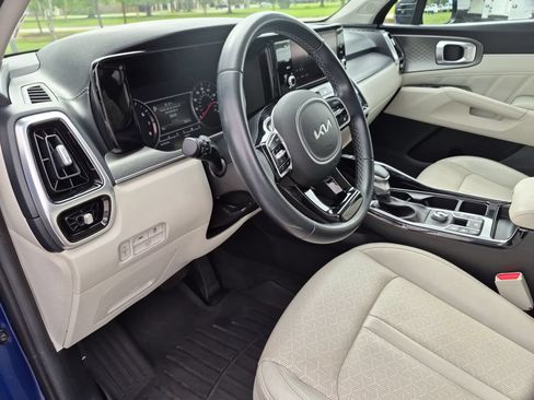 Certified 2022 Kia Sorento SX FWD image 16