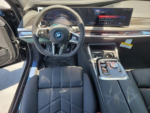 New 2026 BMW i7 M70 w/ Executive Package AWD/4WD image 14