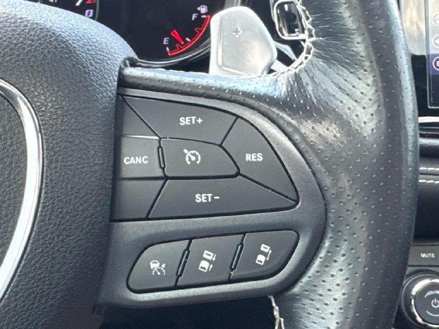 Used 2022 Dodge Durango SRT w/ Technology Group AWD/4WD image 28