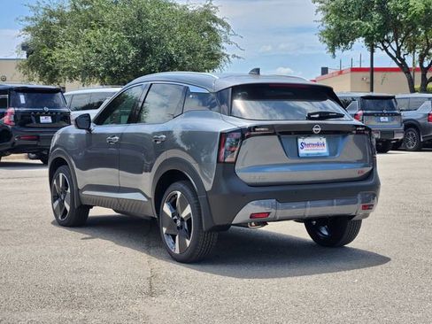 New 2025 Nissan Kicks SR image 4