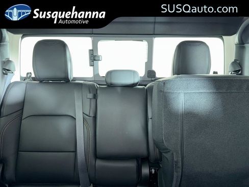 New 2025 Jeep Gladiator Sport image 5