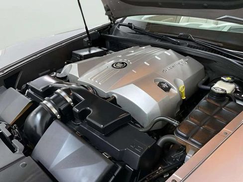 Used 2005 Cadillac XLR RWD image 71