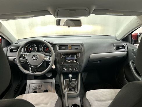 Used 2017 Volkswagen Jetta S image 18