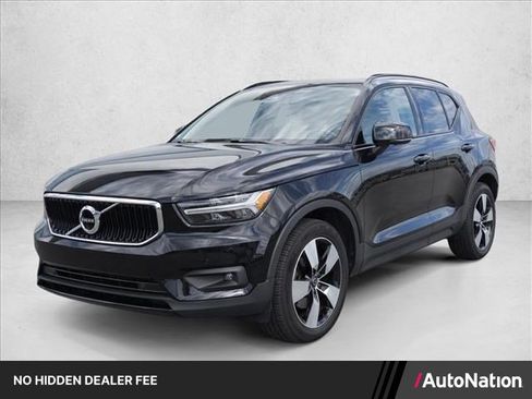 Used 2021 Volvo XC40 T5 Momentum w/ Protection Package Premier AWD/4WD image 1