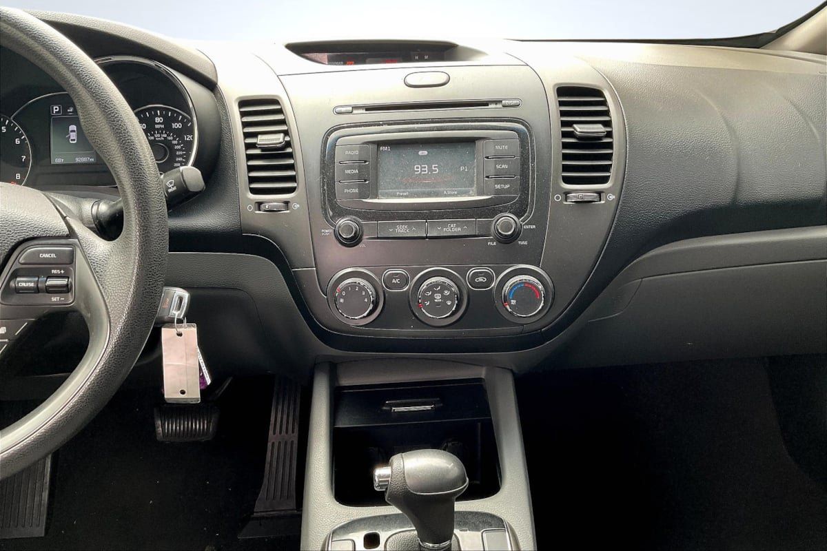 Used 2017 Kia Forte LX w/ LX Popular Package FWD image 6