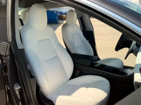 Used 2019 Tesla Model 3 Mid Range RWD image 24