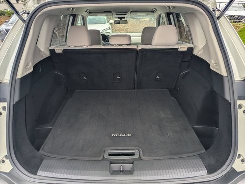 Used 2021 Nissan Rogue SV FWD image 16