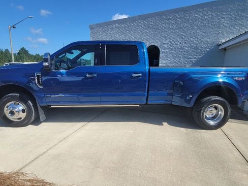 Used 2022 Ford F350 Platinum AWD/4WD image 8