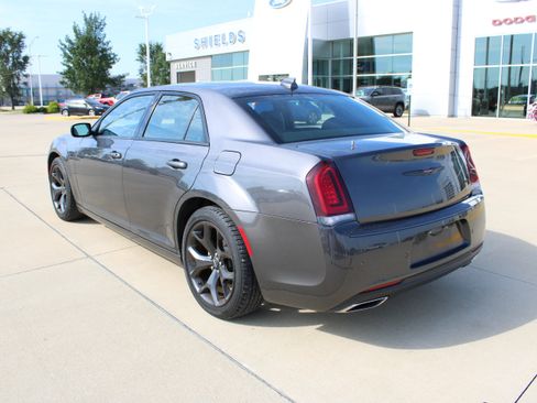 Used 2023 Chrysler 300 S w/ Comfort Group RWD image 4