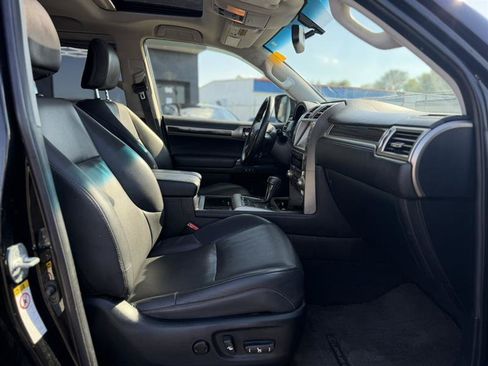 Used 2015 Lexus GX 460 w/ Navigation Package AWD/4WD image 22