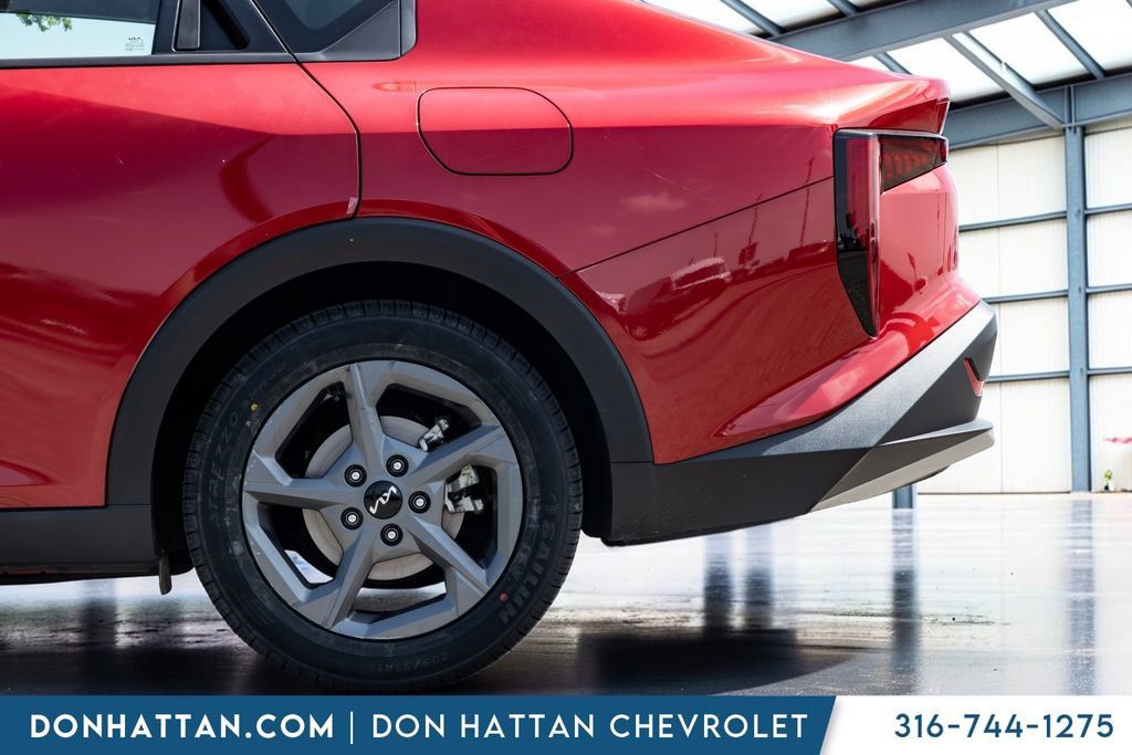 Used 2025 Kia K4 FWD image 28