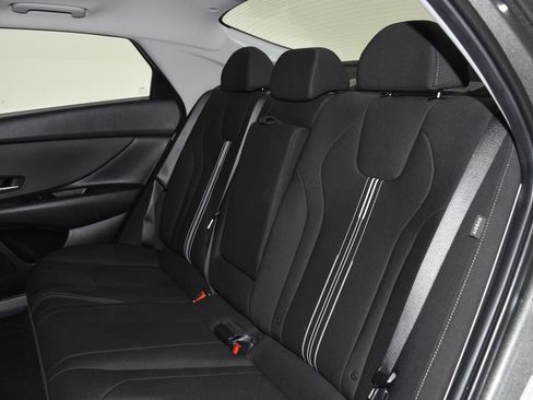 Certified 2025 Hyundai Elantra SEL FWD image 29
