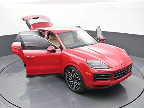 Certified 2026 Porsche Cayenne S AWD/4WD image 33