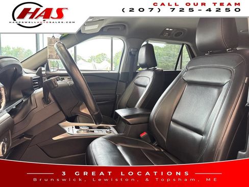 Used 2021 Ford Explorer XLT w/ Equipment Group 202A AWD/4WD image 16