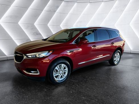 Used 2020 Buick Enclave Essence image 2
