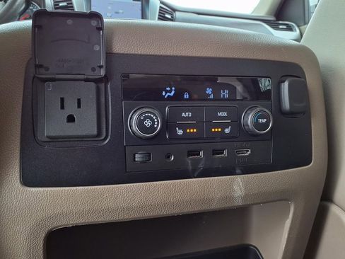 Used 2018 Chevrolet Tahoe LT image 8