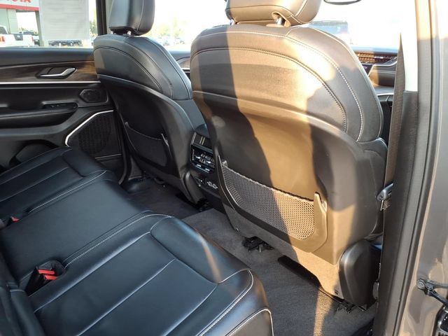 Used 2022 Jeep Grand Cherokee Limited AWD/4WD image 23