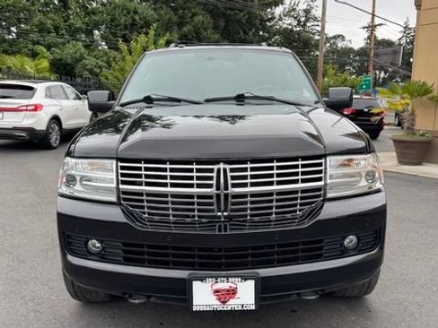 Used 2012 Lincoln Navigator L 4WD image 2