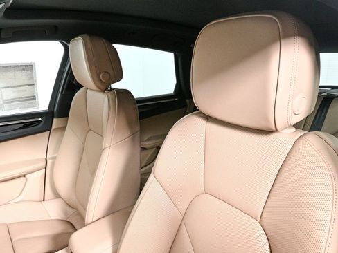 Certified 2026 Porsche Macan image 5