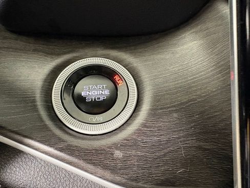 Used 2024 Jeep Grand Cherokee L Limited RWD image 34