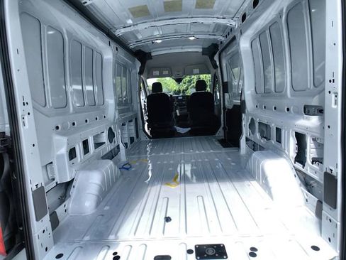 Used 2023 Ford Transit 250 Medium Roof RWD image 22
