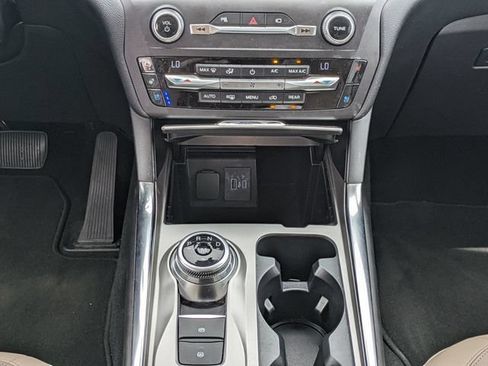 Used 2020 Ford Explorer Limited w/ Class III Trailer Tow Package RWD image 20