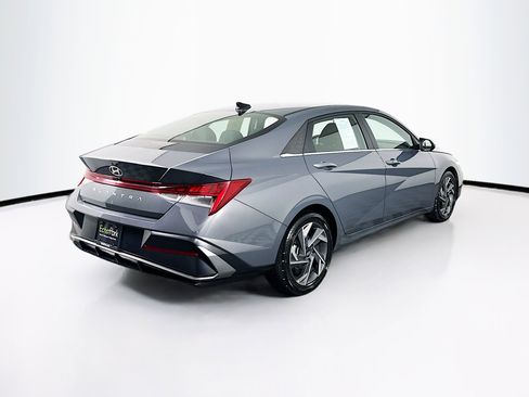 Used 2025 Hyundai Elantra SEL FWD image 9