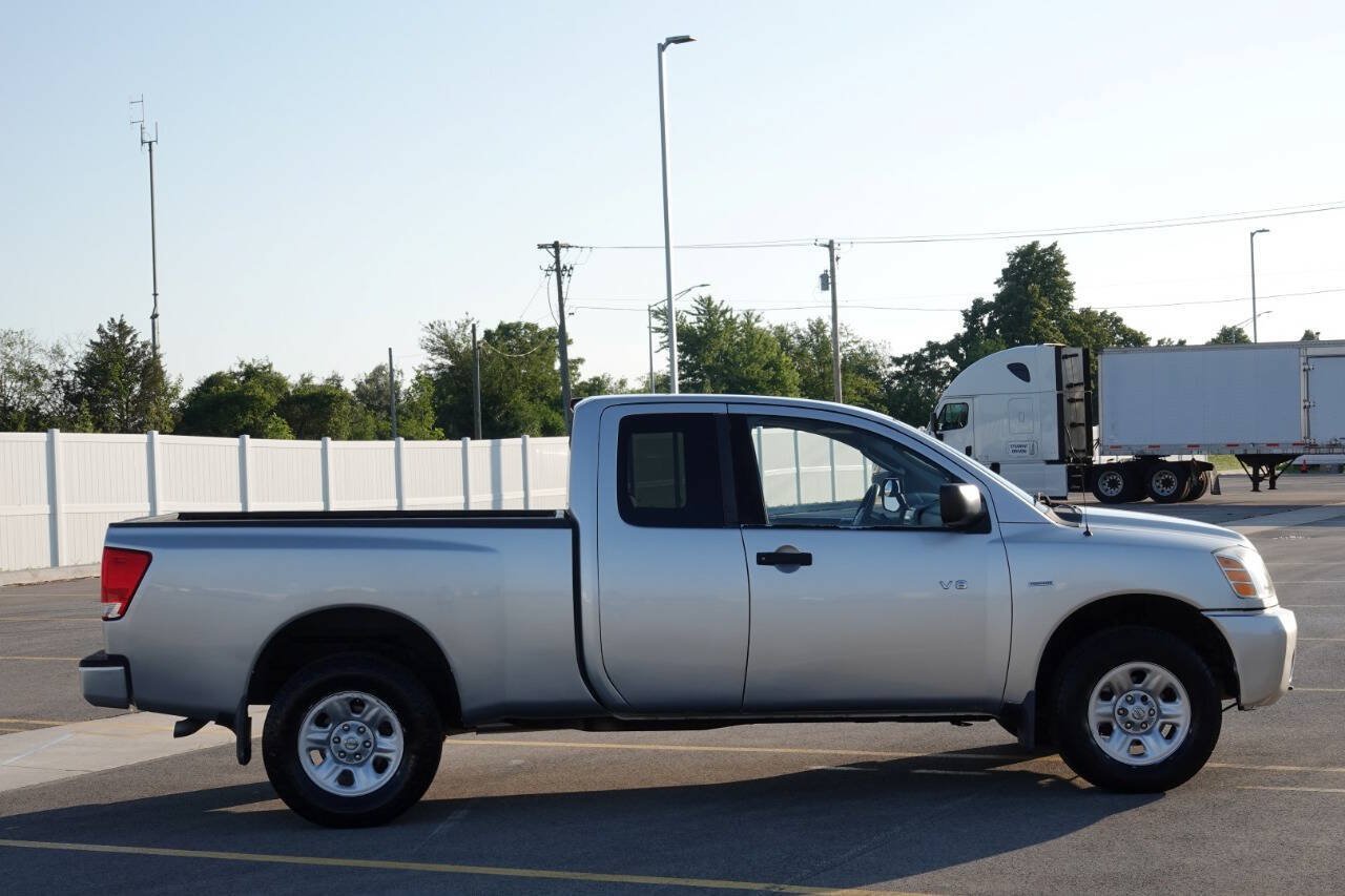 Used 2004 Nissan Titan XE w/ (PRF) Preferred Pkg AWD/4WD image 25
